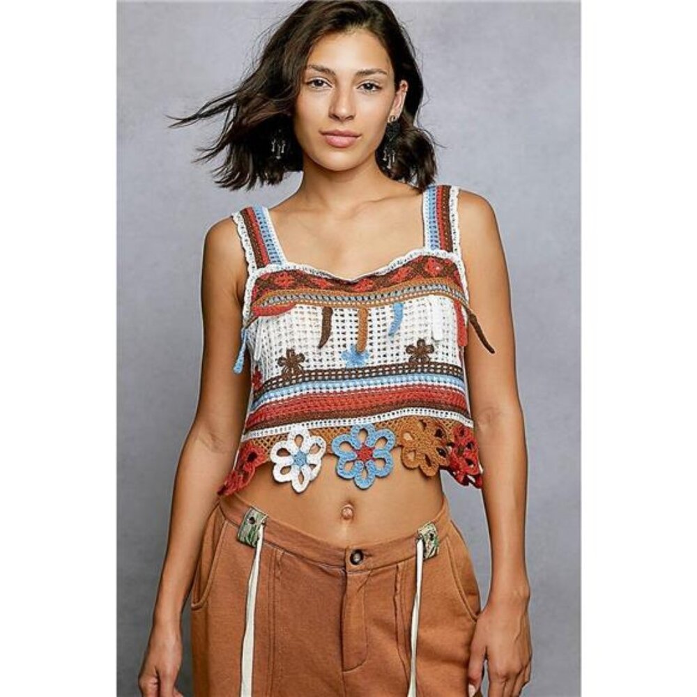 POL Cutout Flower Cropped Crochet Cami with with‎ Dangle Detail